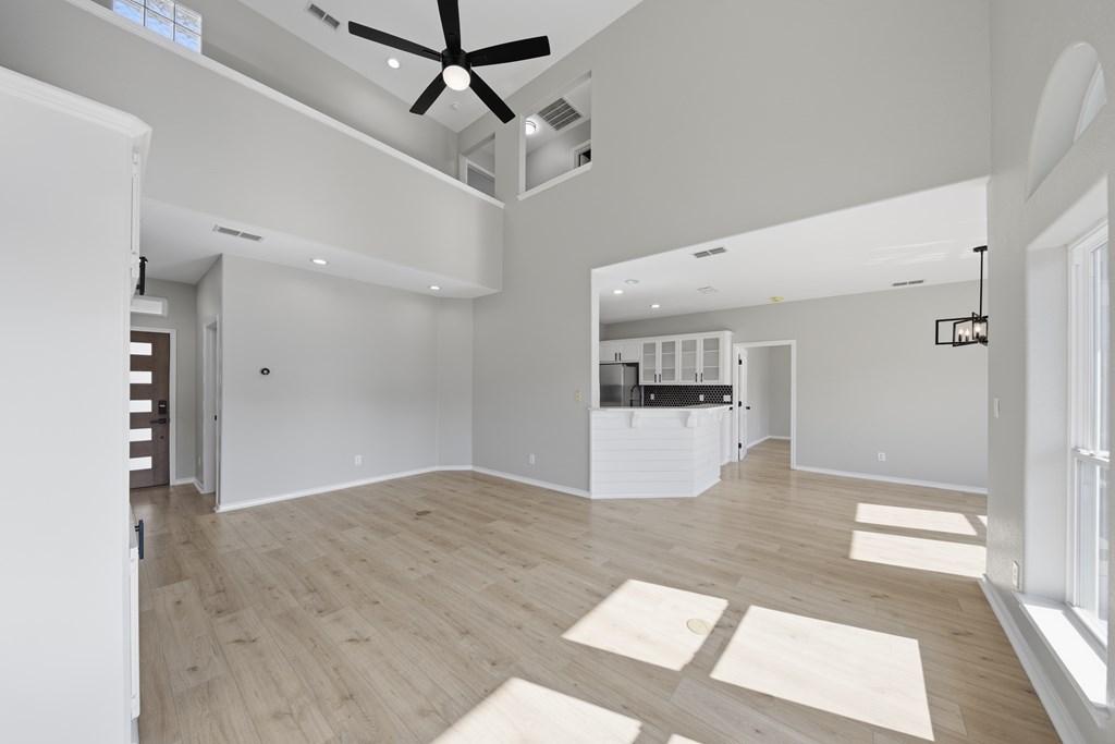 13745 Tajamar St.