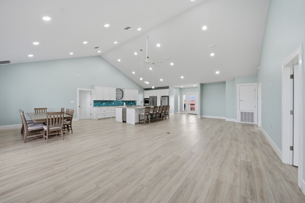 142-143 Channelview Rd
