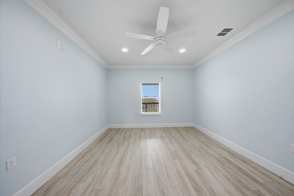 142-143 Channelview Rd