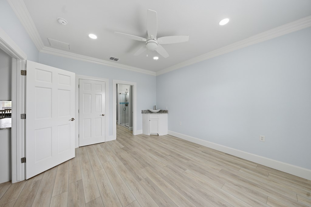 142-143 Channelview Rd