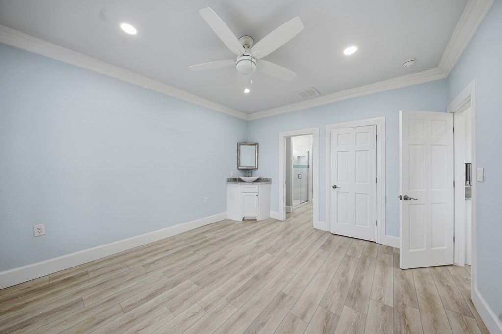 142-143 Channelview Rd