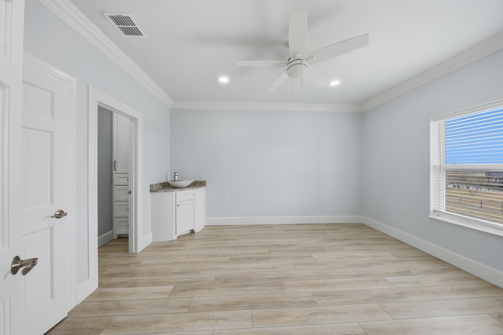 142-143 Channelview Rd