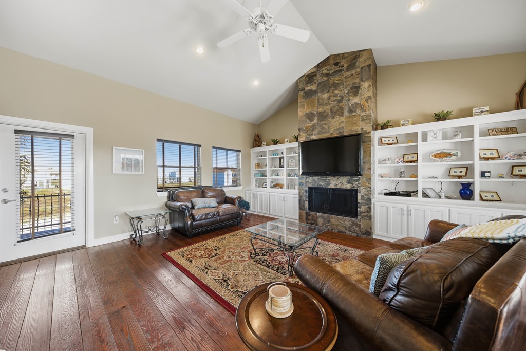 227 Windjammer