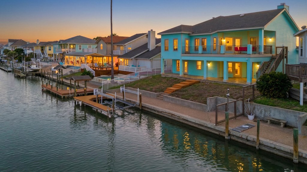 227 Windjammer