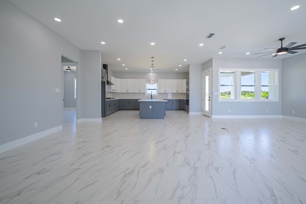 104 Windcrest Ln