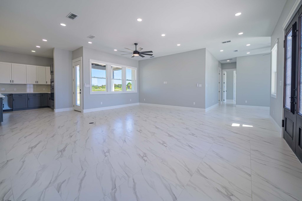 104 Windcrest Ln