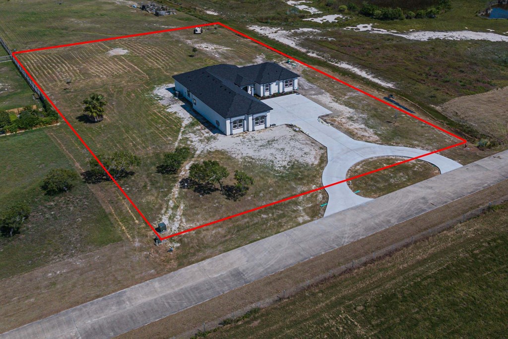 104 Windcrest Ln