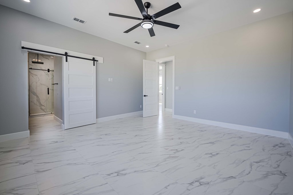 104 Windcrest Ln