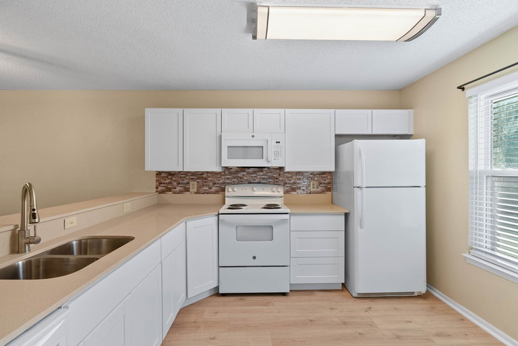 302 St Andrews Apt J -101