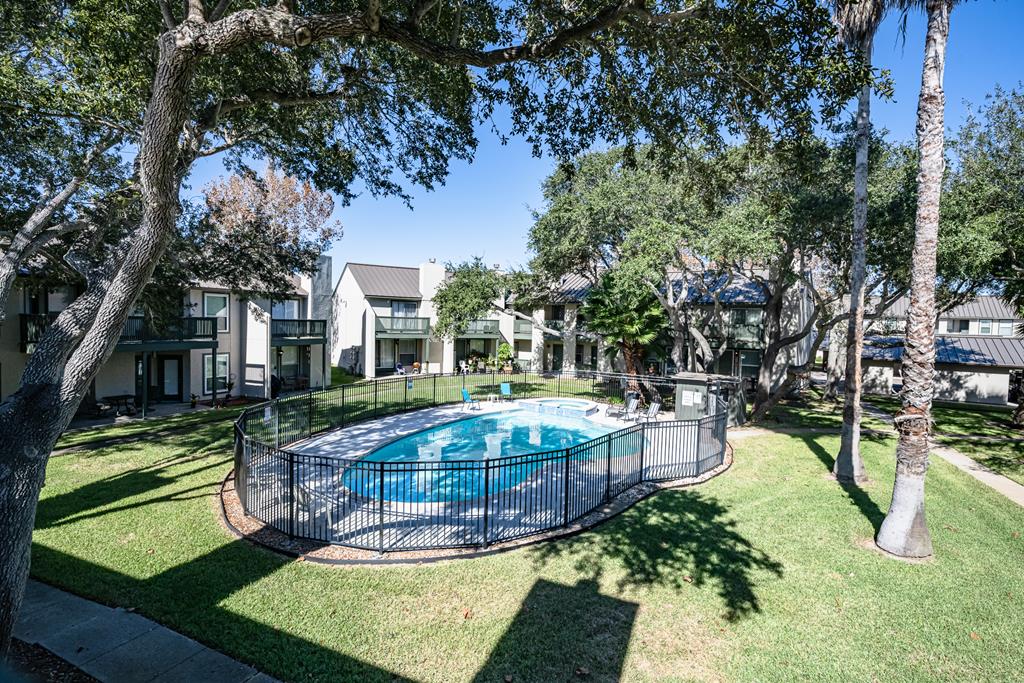 302 St Andrews Apt J -101