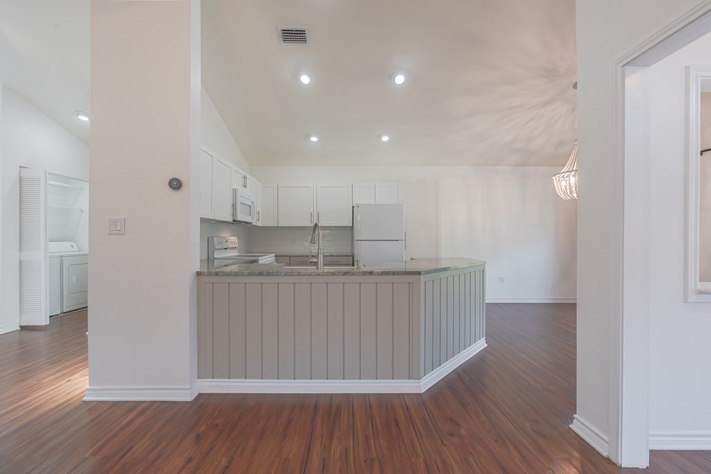 210 Oak Bay # 1203