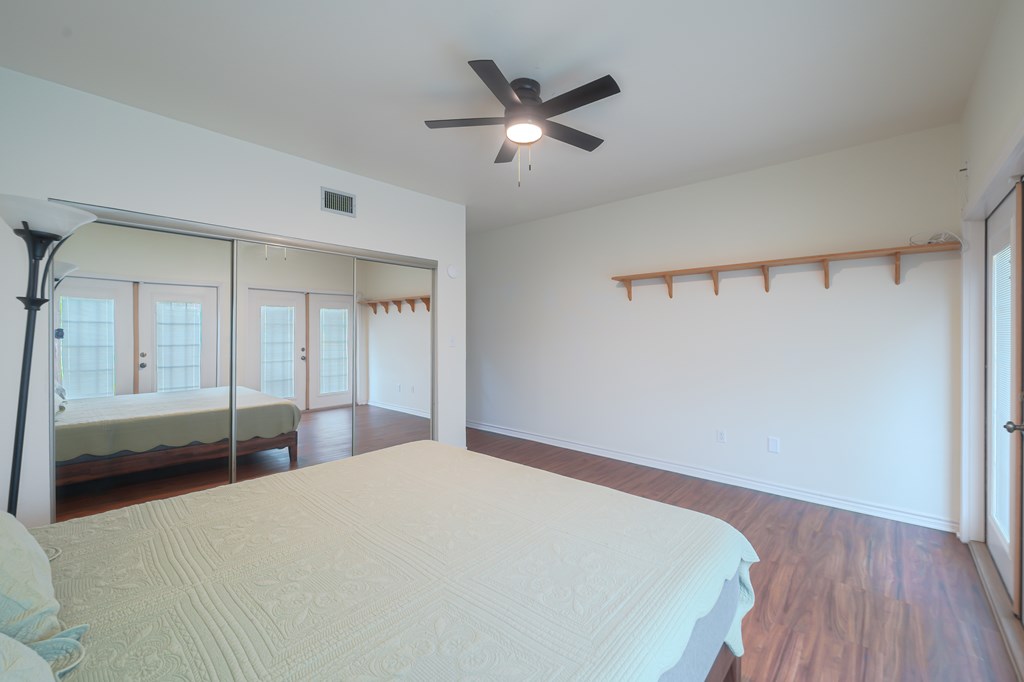 210 Oak Bay # 1203