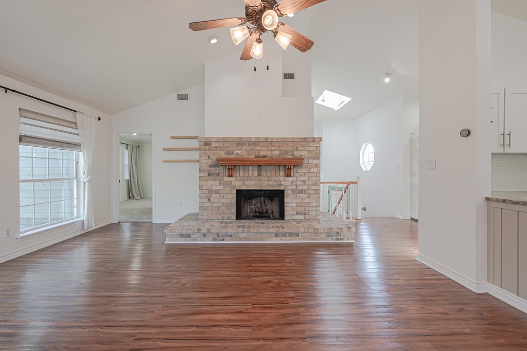 210 Oak Bay # 1203