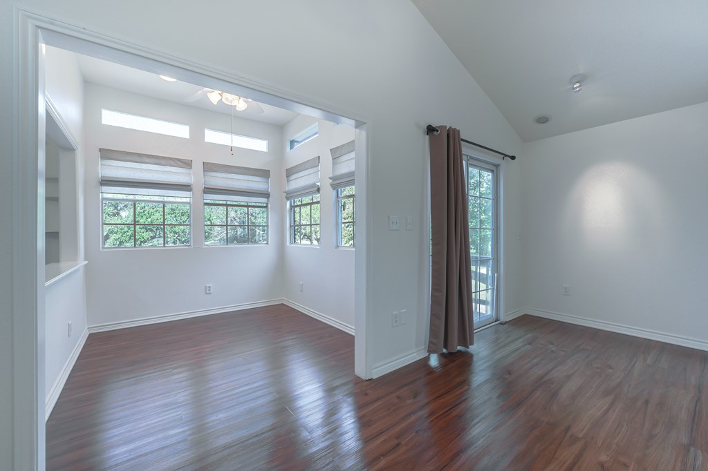 210 Oak Bay # 1203