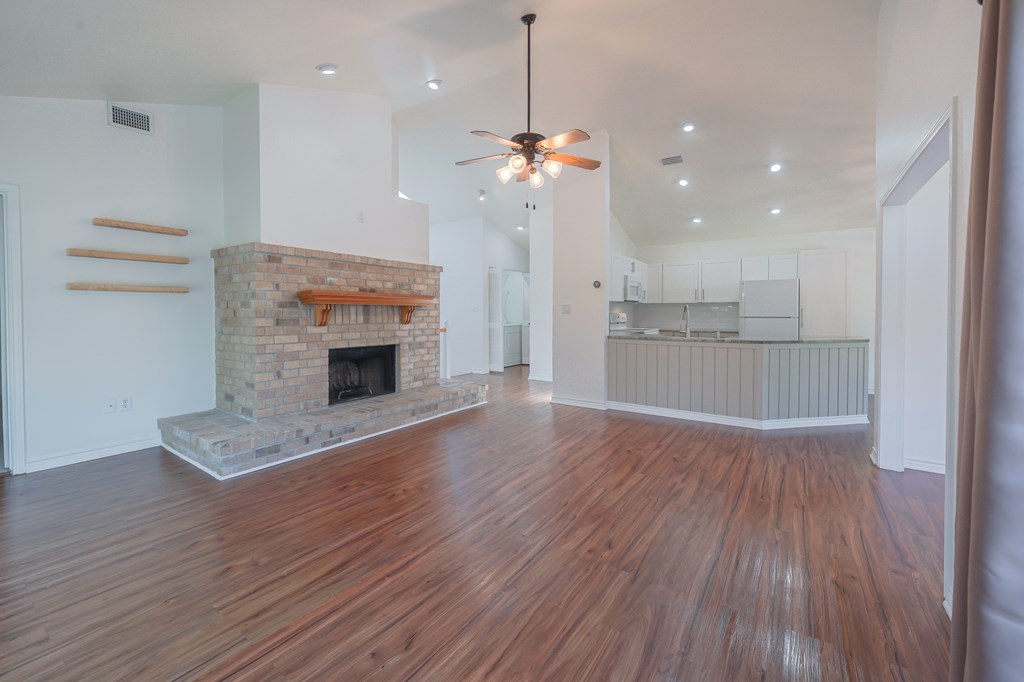 210 Oak Bay # 1203