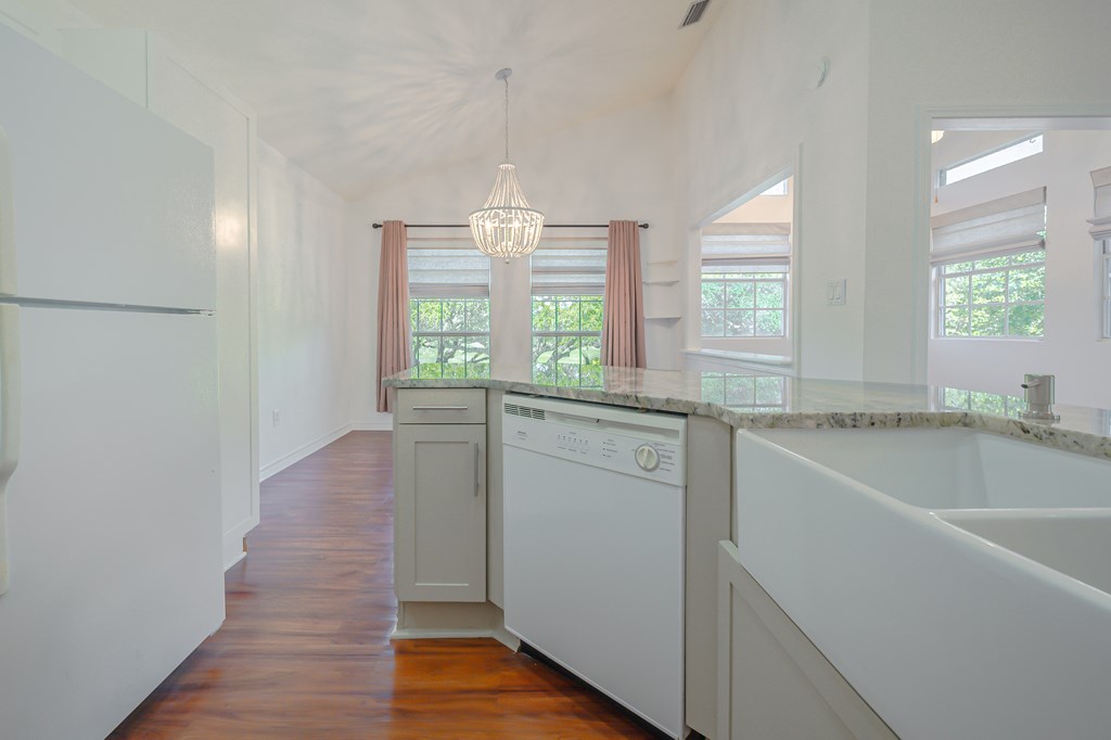 210 Oak Bay # 1203