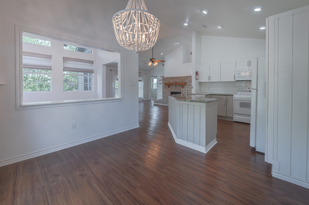 210 Oak Bay # 1203