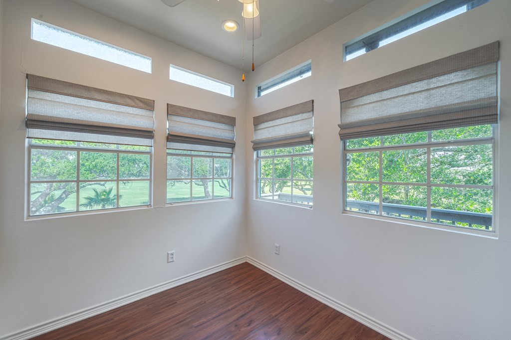210 Oak Bay # 1203