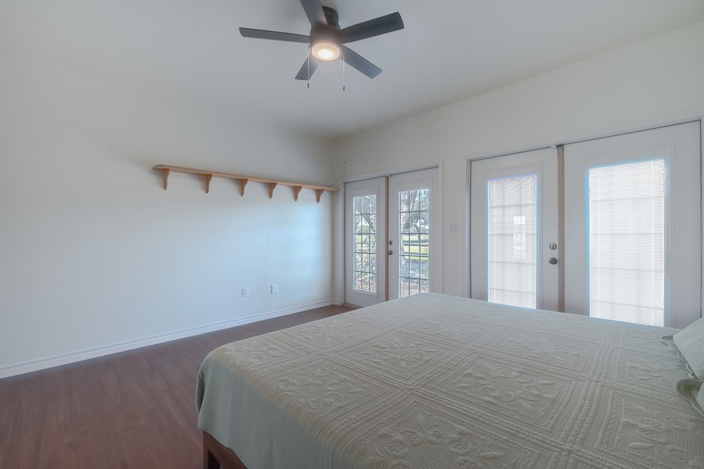 210 Oak Bay # 1203
