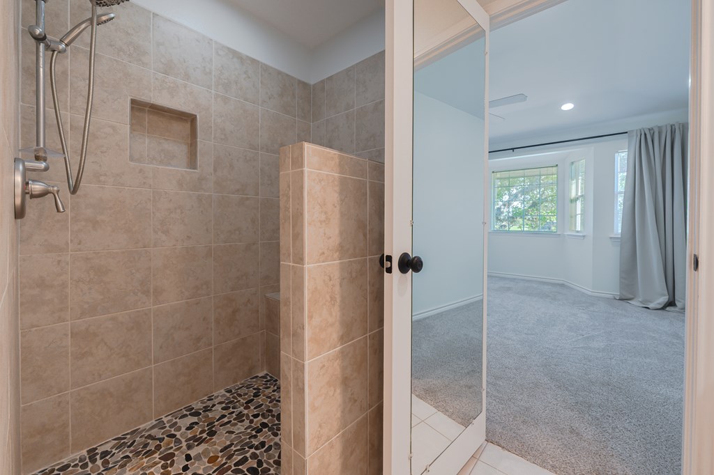 210 Oak Bay # 1203