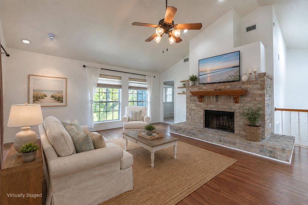 210 Oak Bay # 1203