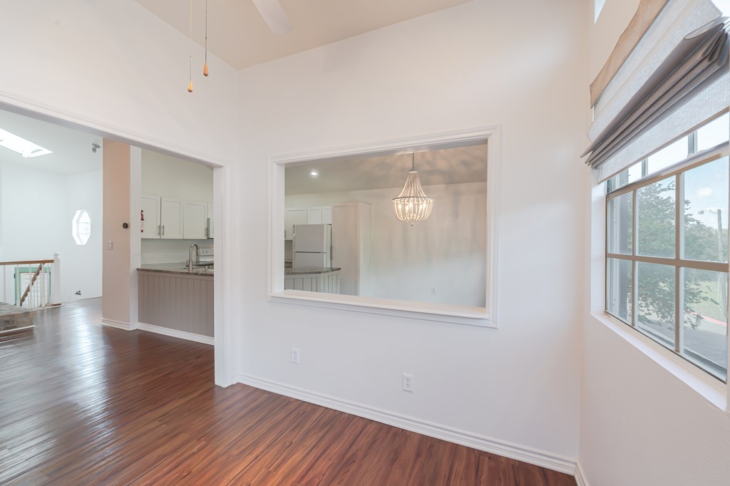 210 Oak Bay # 1203
