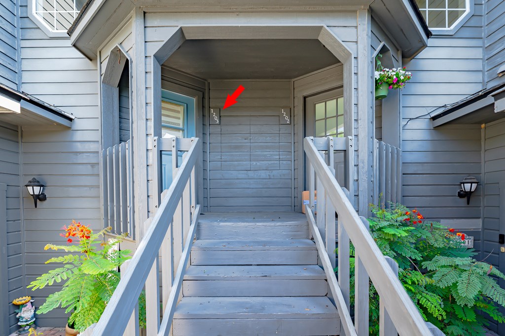 210 Oak Bay # 1203