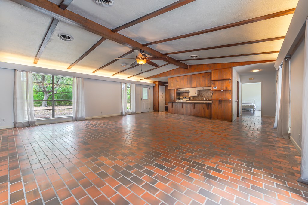 1309 Mesquite St