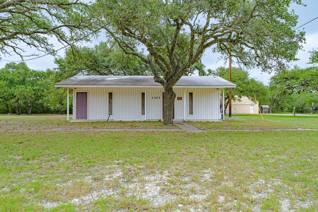 1309 Mesquite St