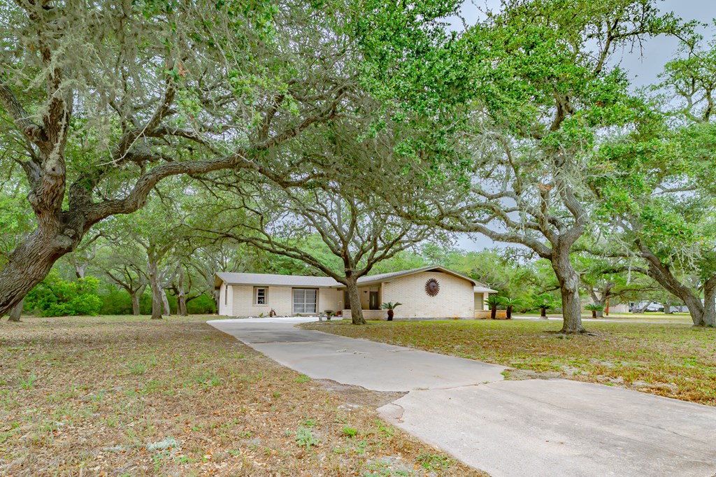 1309 Mesquite St
