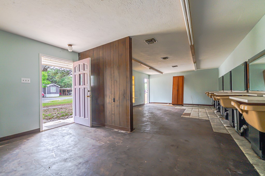 1309 Mesquite St
