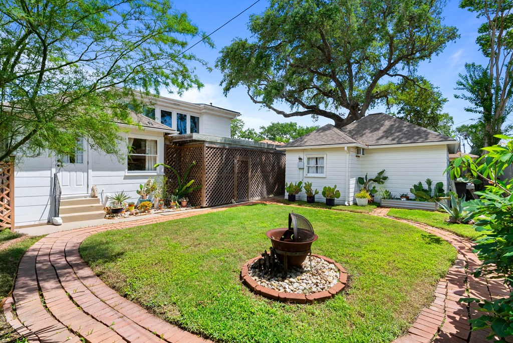 333 Camellia Dr