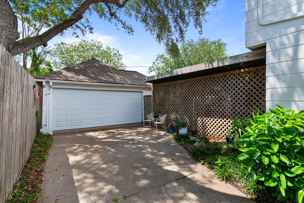 333 Camellia Dr