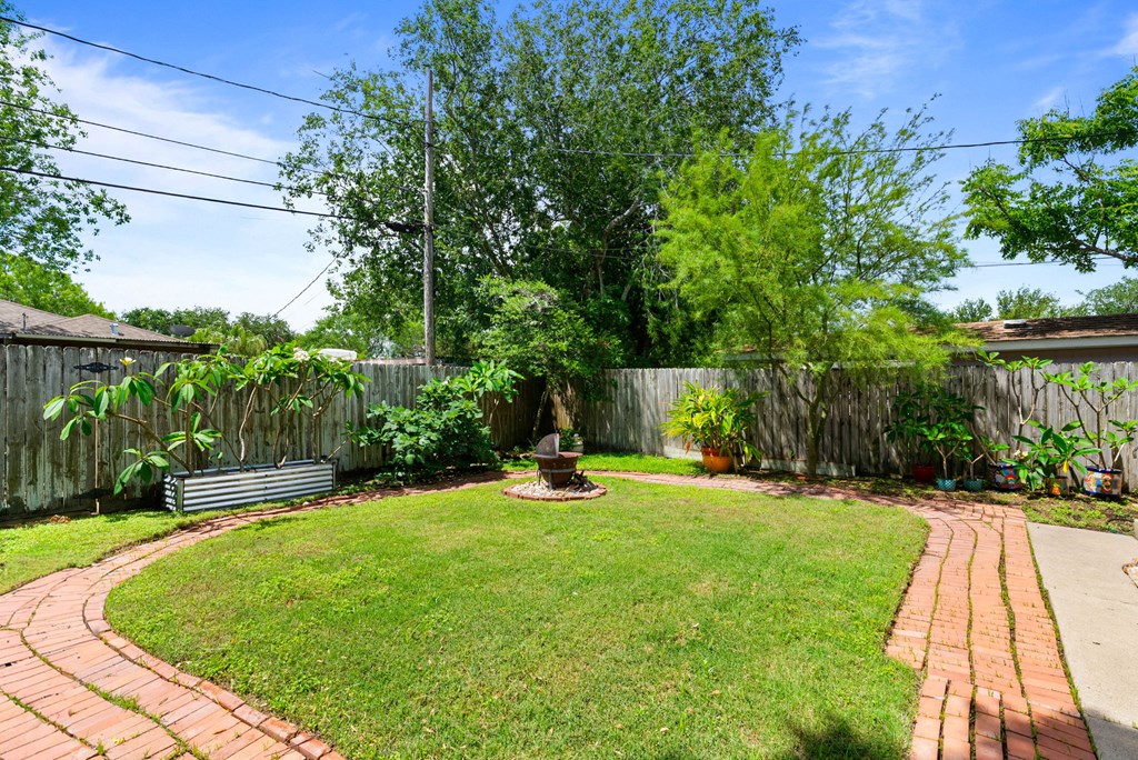 333 Camellia Dr