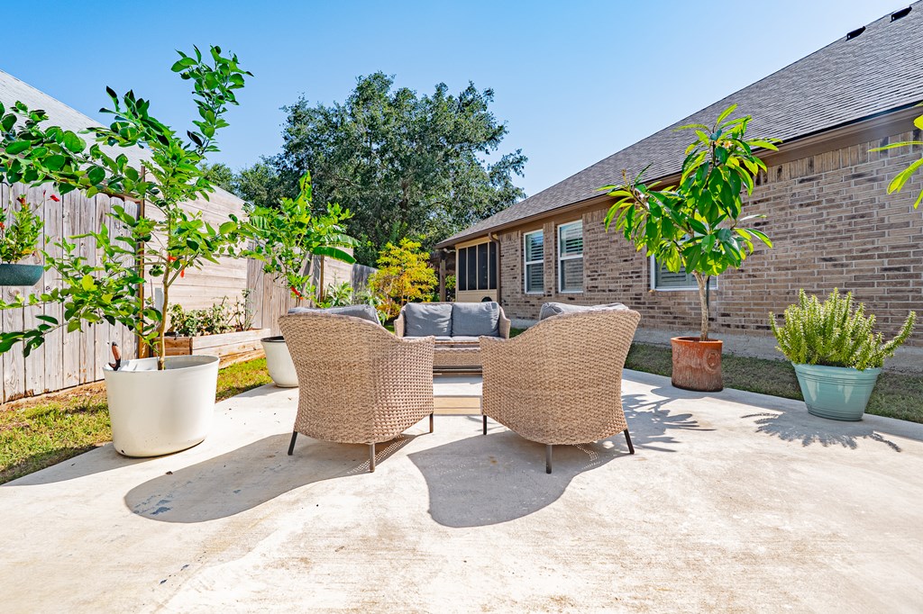 115 Georgian Oaks