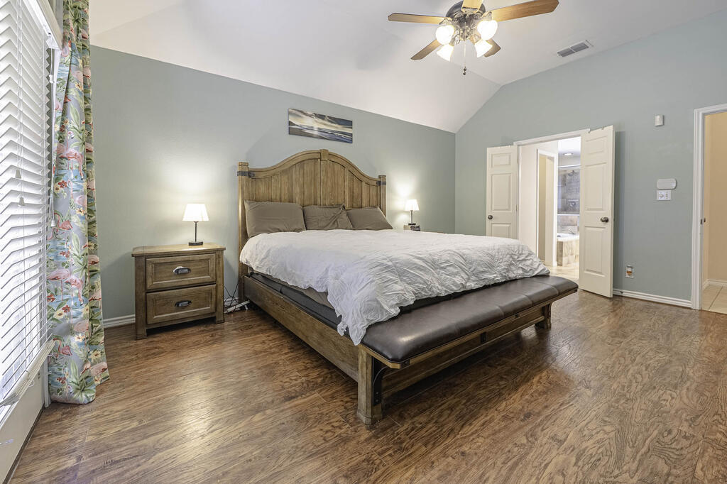 412 Fairway Oaks