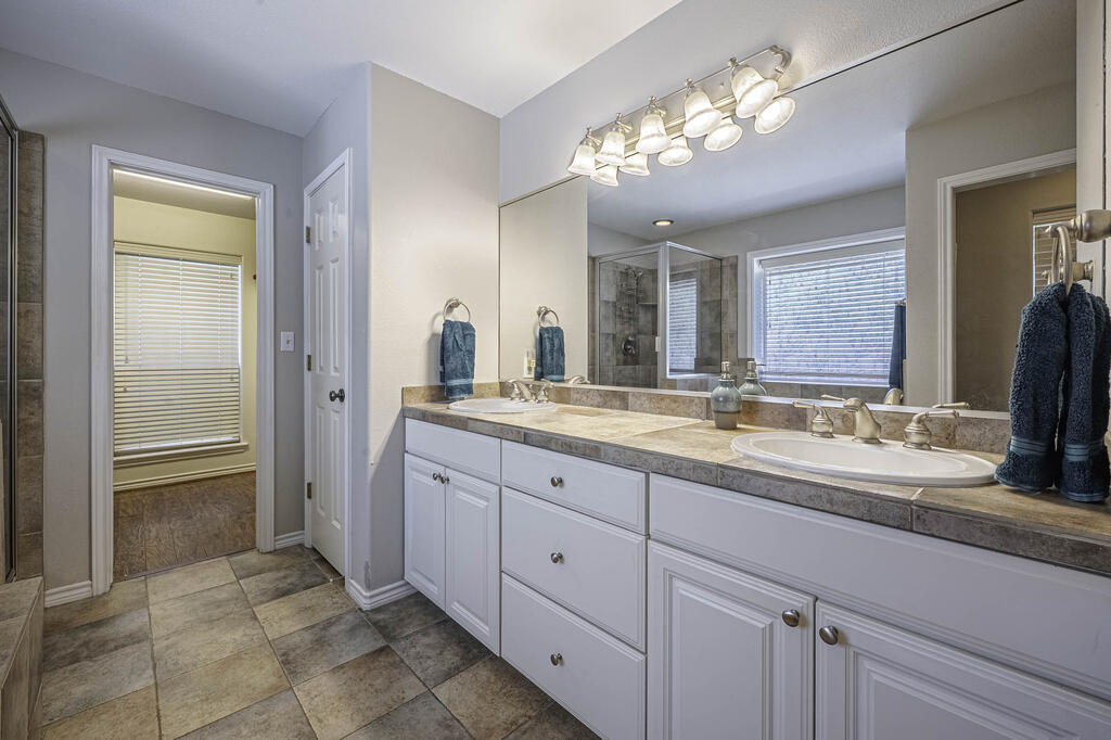 412 Fairway Oaks