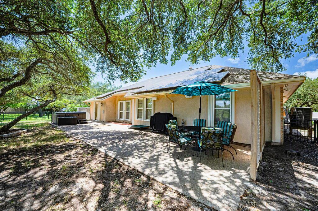 412 Fairway Oaks