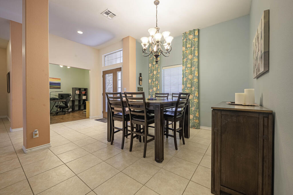 412 Fairway Oaks