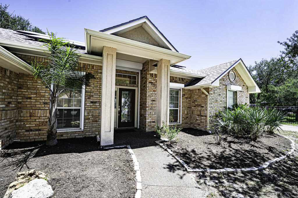 412 Fairway Oaks