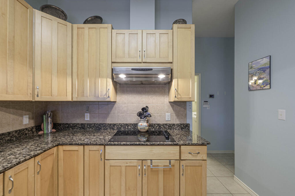 412 Fairway Oaks