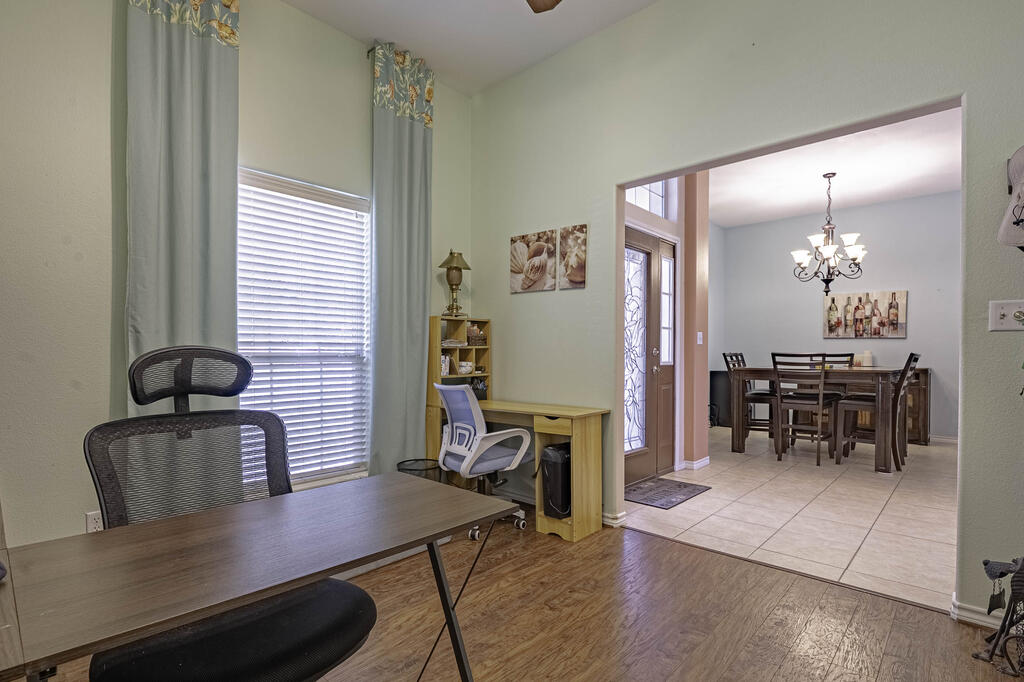 412 Fairway Oaks