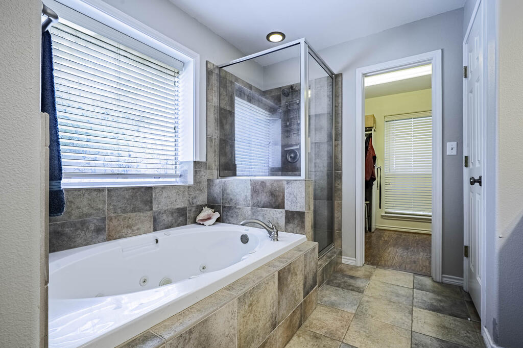 412 Fairway Oaks