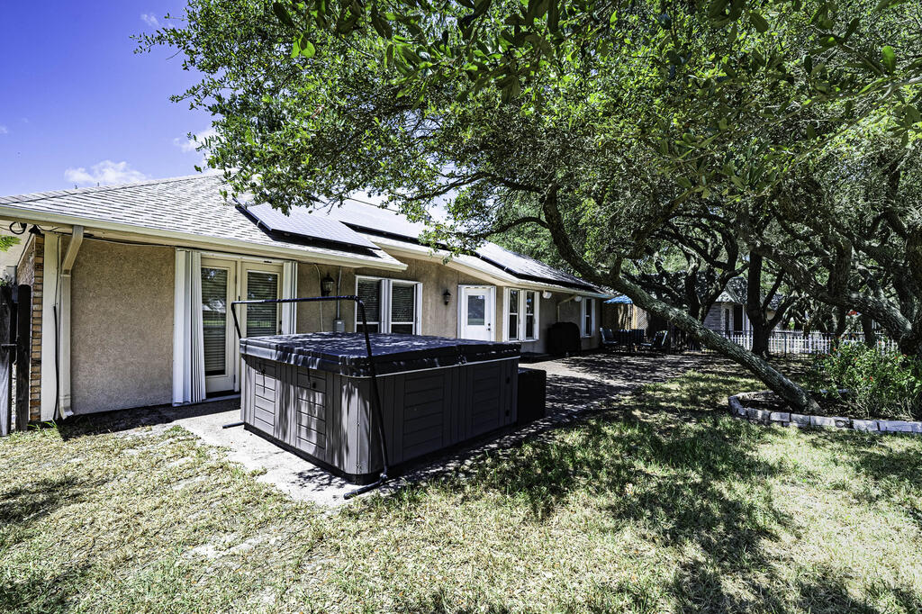 412 Fairway Oaks