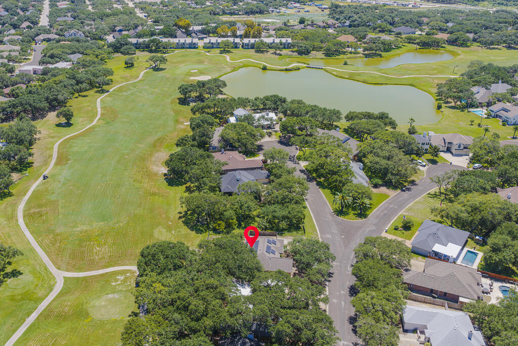 412 Fairway Oaks