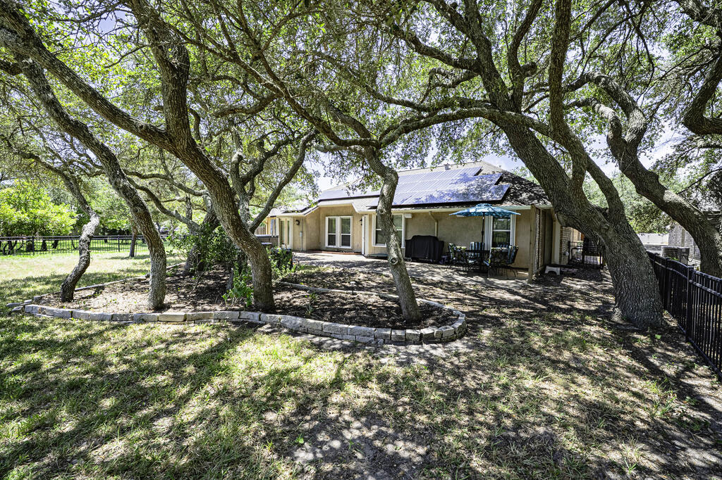 412 Fairway Oaks
