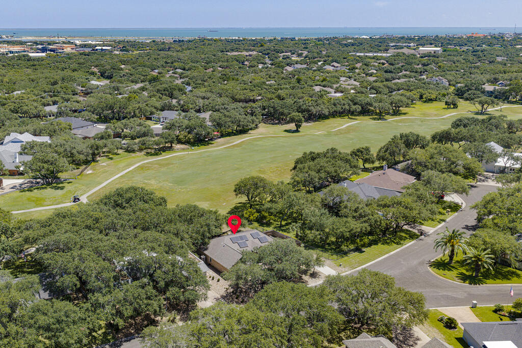 412 Fairway Oaks