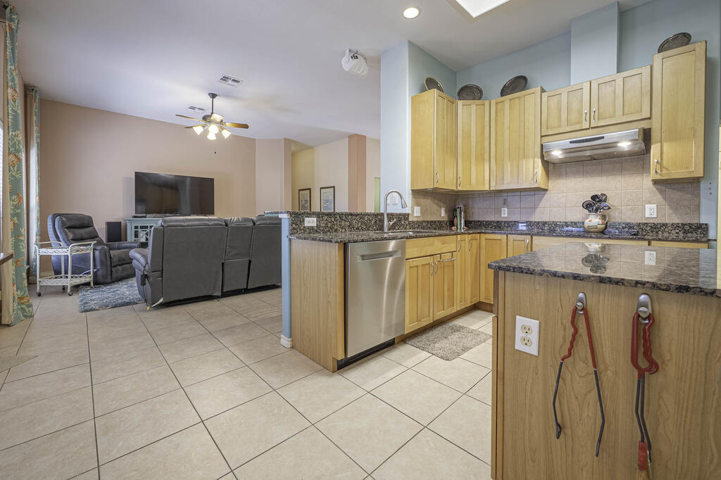 412 Fairway Oaks