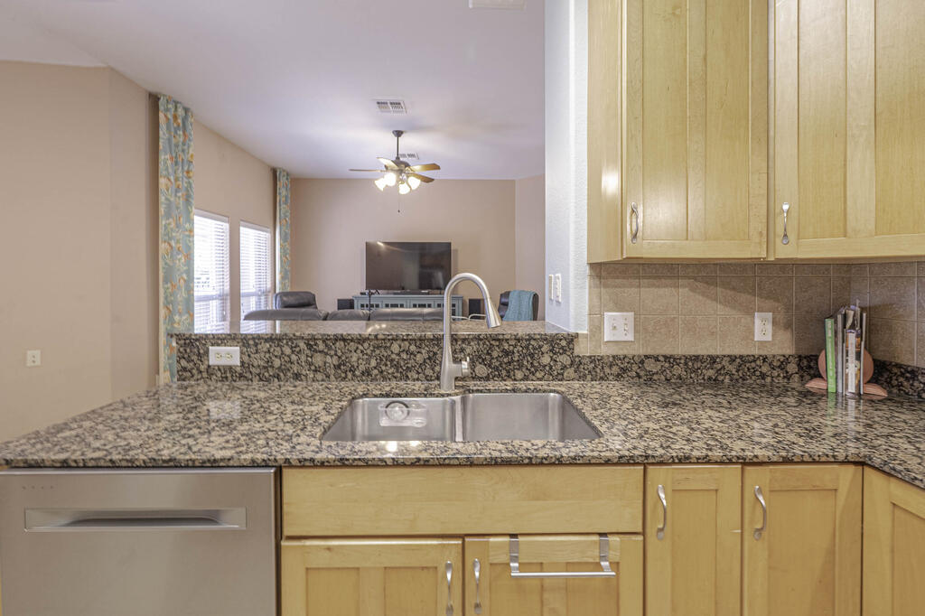 412 Fairway Oaks