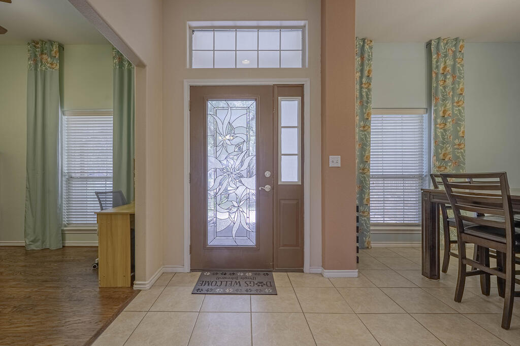 412 Fairway Oaks